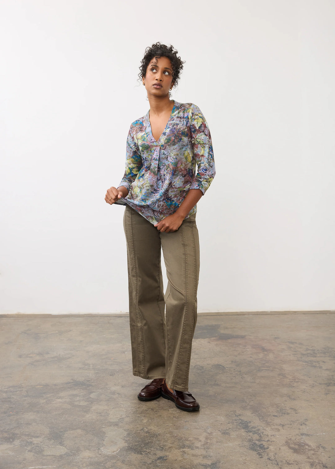 3/4 Sleeve V-Neck Top, Renaissance Bouquet