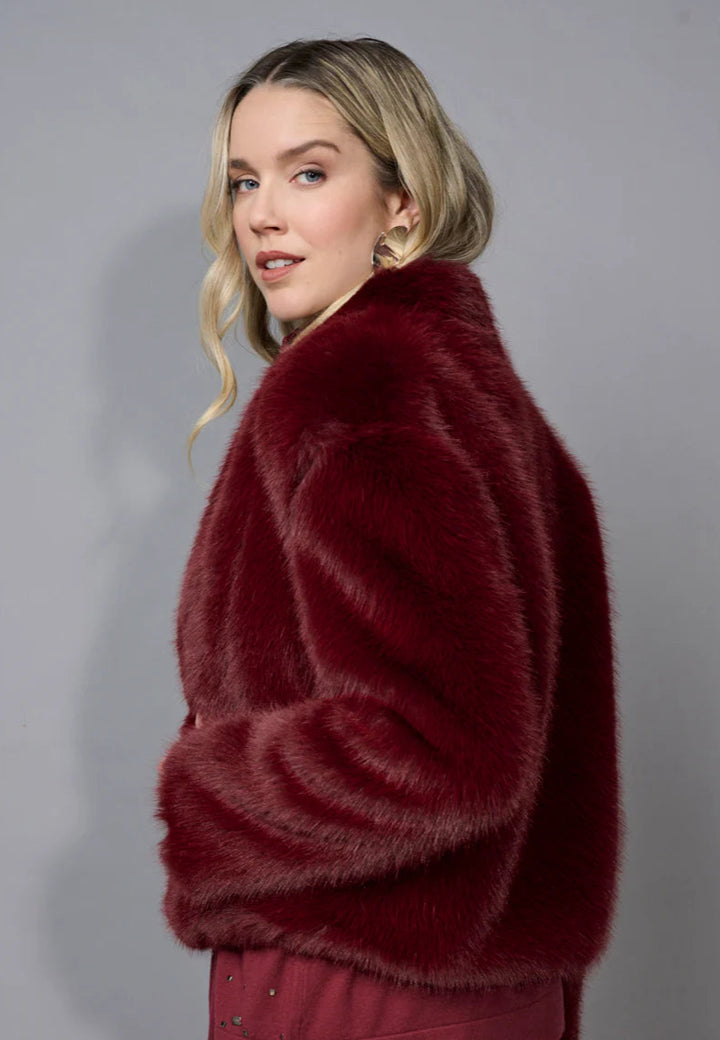 Zip-Front Faux Fur Jacket - Bordeaux – Ulla-La Boutique