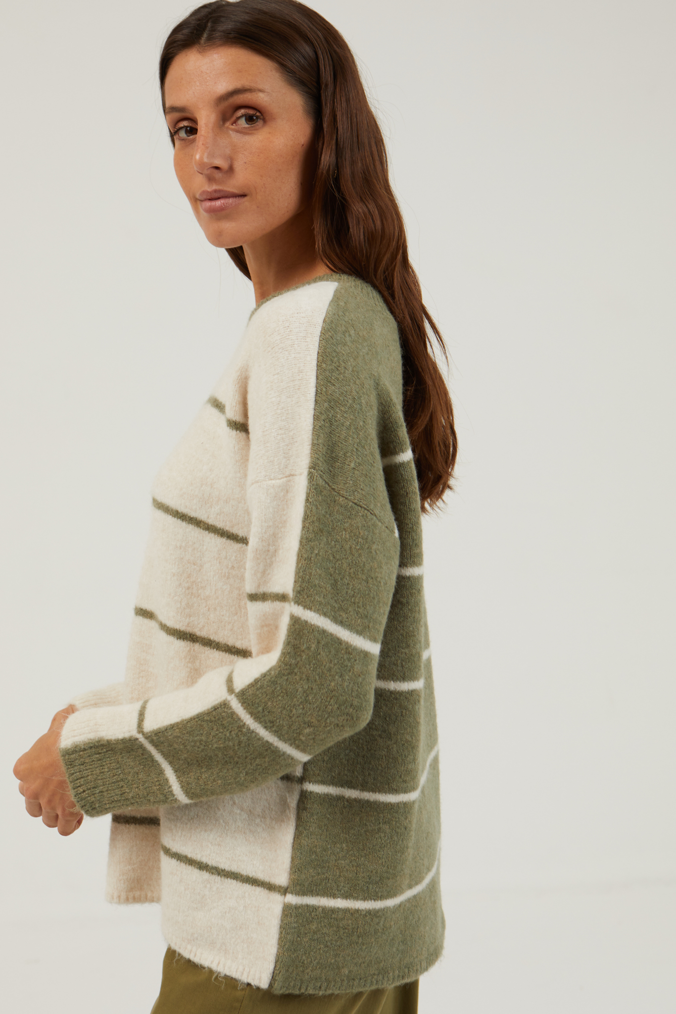 Long Sleeve Round Neck Sweater (Green Cream)