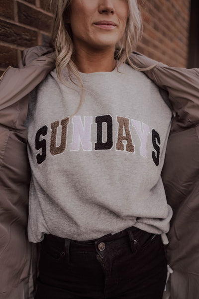 Oversized "Sunday" Sweatshirt - Heather Grey