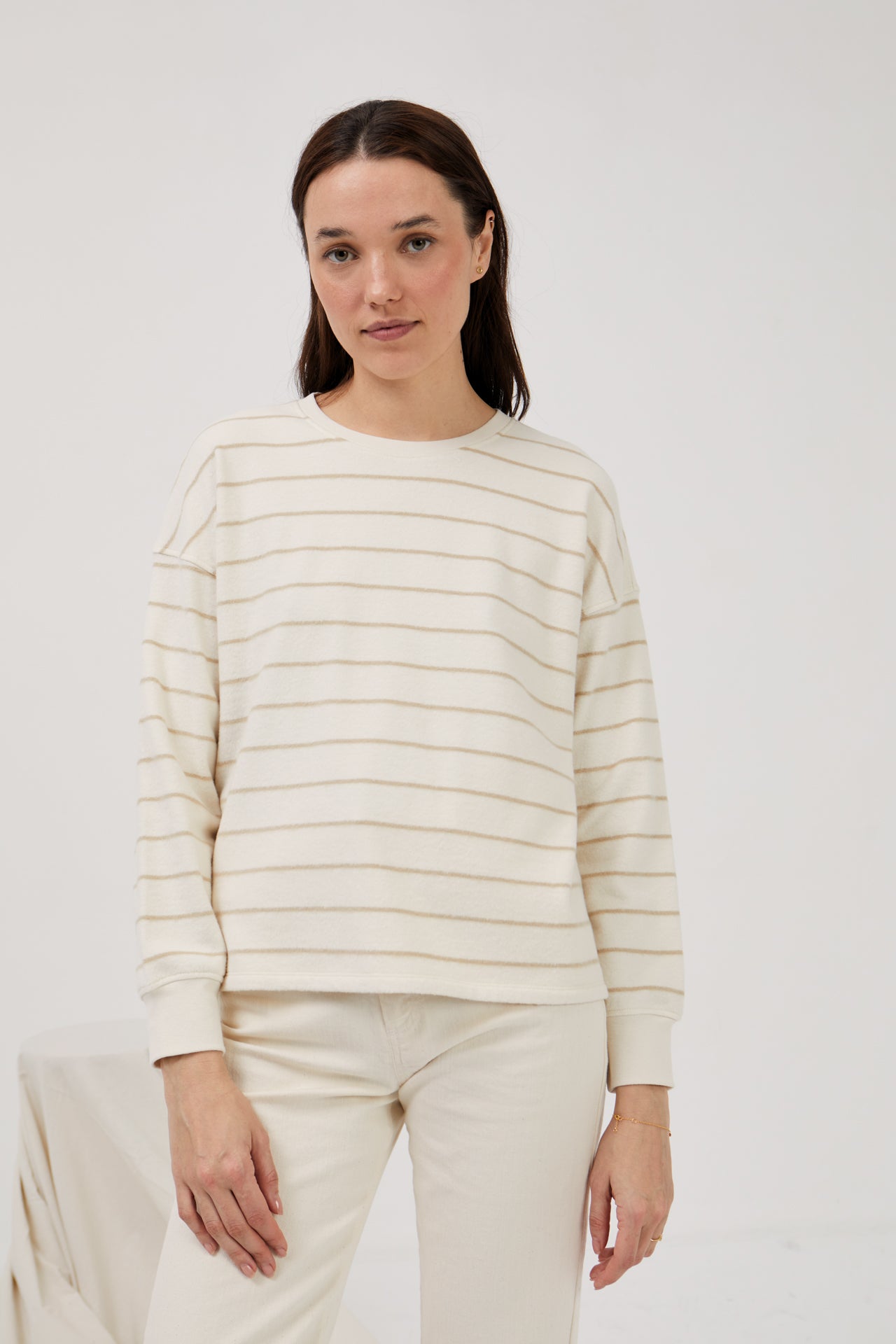 Round Neck Long Sleeve Sweatshirt (Beige Stripes)