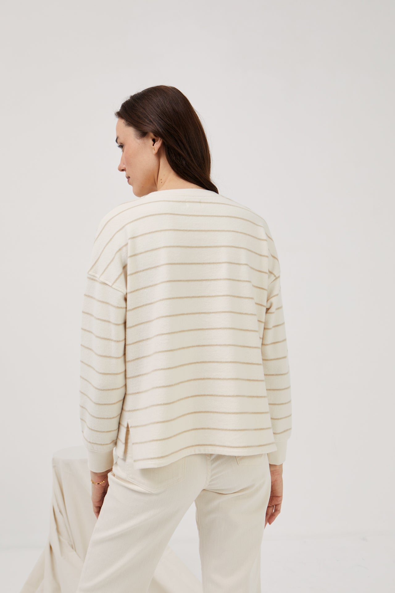 Round Neck Long Sleeve Sweatshirt (Beige Stripes)