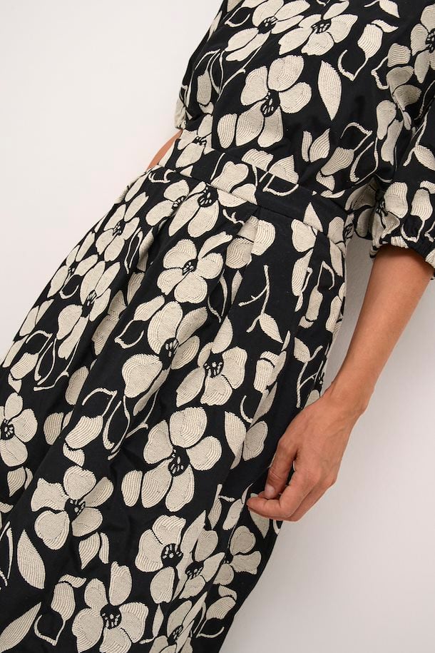 Ampule Skirt - Black White Flowers