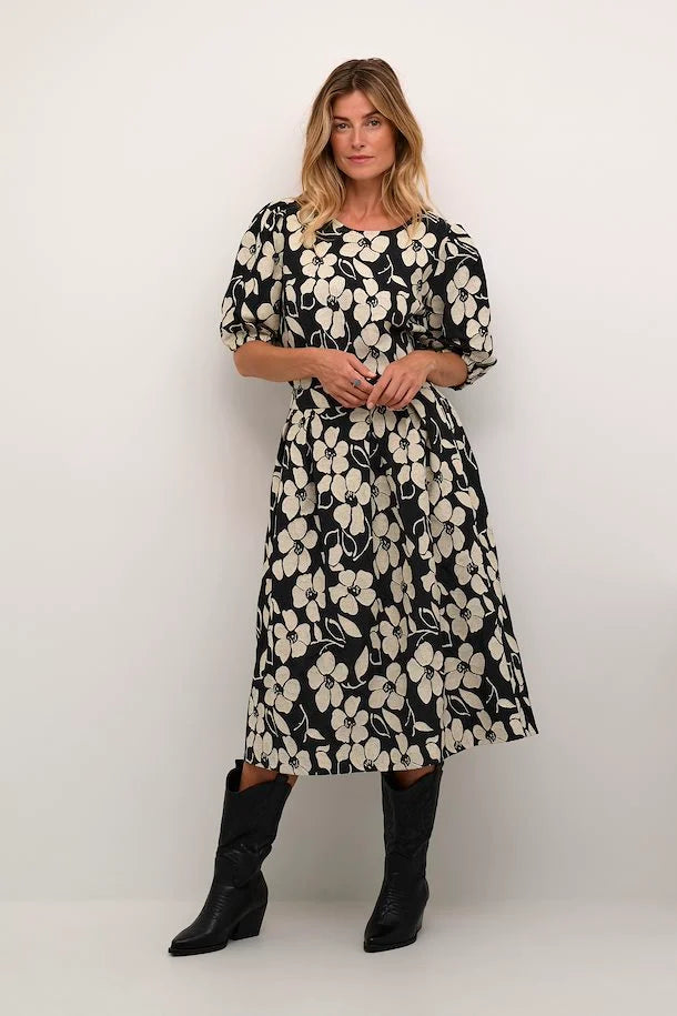 Ampule Skirt - Black White Flowers
